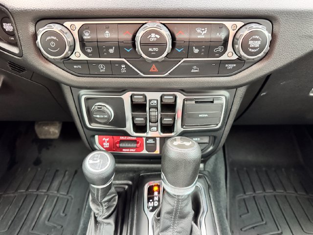 Used 2024 Jeep Wrangler Unlimited Sport AWD/4WD image 18