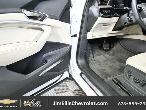 Used 2024 Audi Q8 e-tron Premium Plus w/ Premium Plus Package AWD/4WD image 8