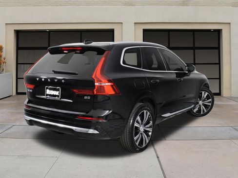 Used 2022 Volvo XC60 B5 Inscription w/ Climate Package image 4