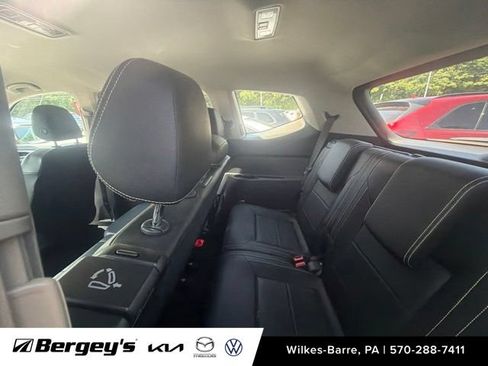Used 2023 Volkswagen Atlas SE w/ Black Wheel Package AWD/4WD image 11