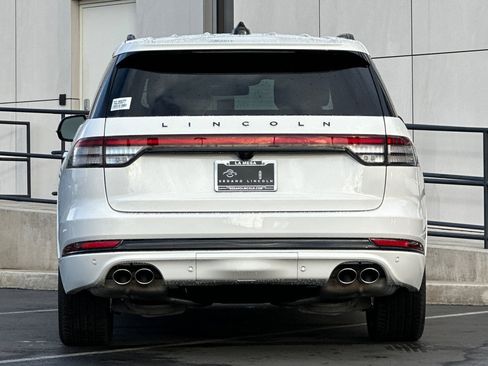 New 2026 Lincoln Aviator Black Label w/ Jet Appearance Package image 4