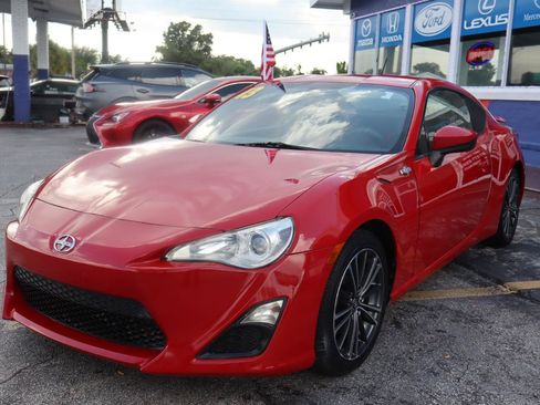Used 2013 Scion FR-S RWD image 9