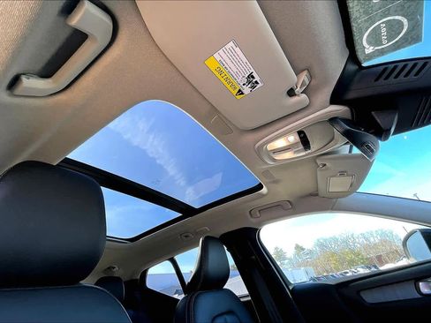 Certified 2024 Volvo XC40 B5 Plus w/ Protection Package Premier image 14