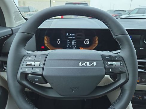 New 2026 Kia Sportage EX image 17