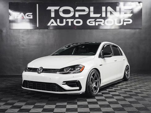 Used 2018 Volkswagen Golf R 4-Door image 3