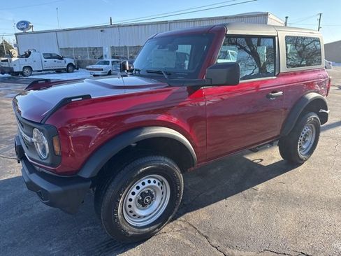 New 2025 Ford Bronco 2-Door AWD/4WD image 2