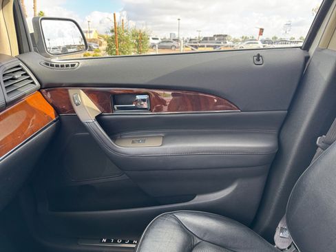 Used 2014 Lincoln MKX Base w/ Equipment Group 102A image 16