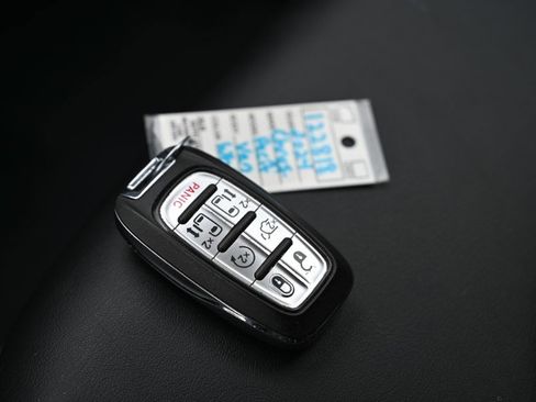 Used 2024 Chrysler Pacifica Touring-L FWD image 32
