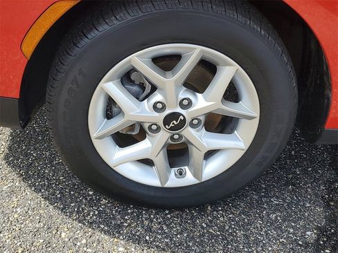 Used 2024 Kia Soul LX w/ Option Group 015 image 29