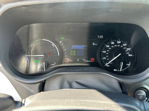 Certified 2026 Toyota Sienna LE FWD image 33