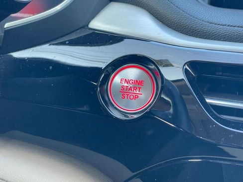 Used 2023 Acura MDX SH-AWD image 17