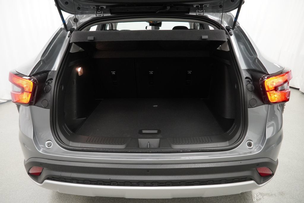 New 2026 Chevrolet Trax LT w/ Driver Confidence Package FWD image 25