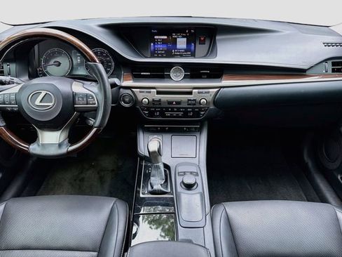 Used 2016 Lexus ES 350 w/ Premium Package w/Wood Trim FWD image 18