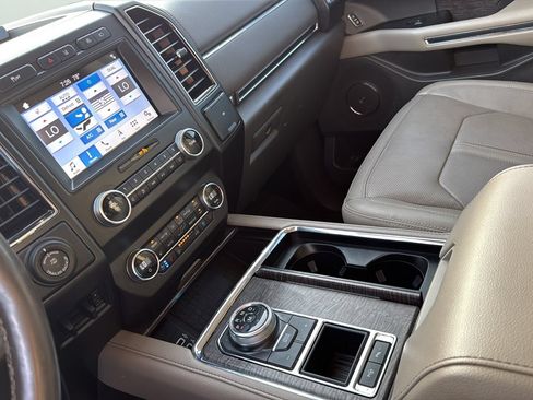 Used 2019 Ford Expedition Limited w/ Equipment Group 302A RWD image 20