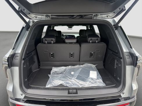 New 2026 Chevrolet Traverse RS w/ LPO, Floor Liner Package AWD/4WD image 20
