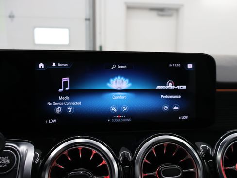 Used 2022 Mercedes-Benz GLB 35 AMG 4MATIC image 56