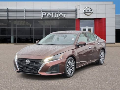 Certified 2023 Nissan Altima 2.5 SV image 3