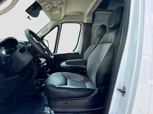 Used 2025 RAM ProMaster 2500 w/ Convenience Group FWD image 19