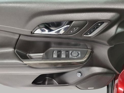 Used 2023 GMC Acadia SLT w/ Elevation Edition image 28