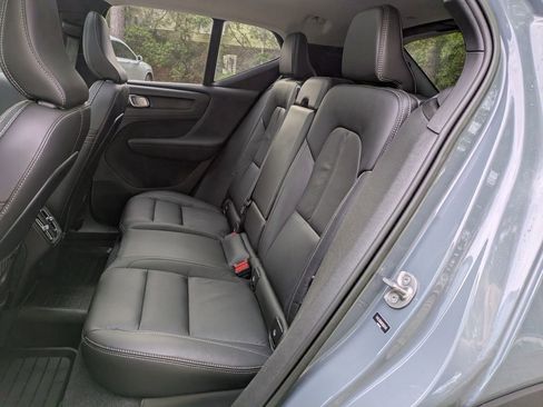 Certified 2023 Volvo XC40 B5 Ultimate w/ Climate Package AWD/4WD image 14