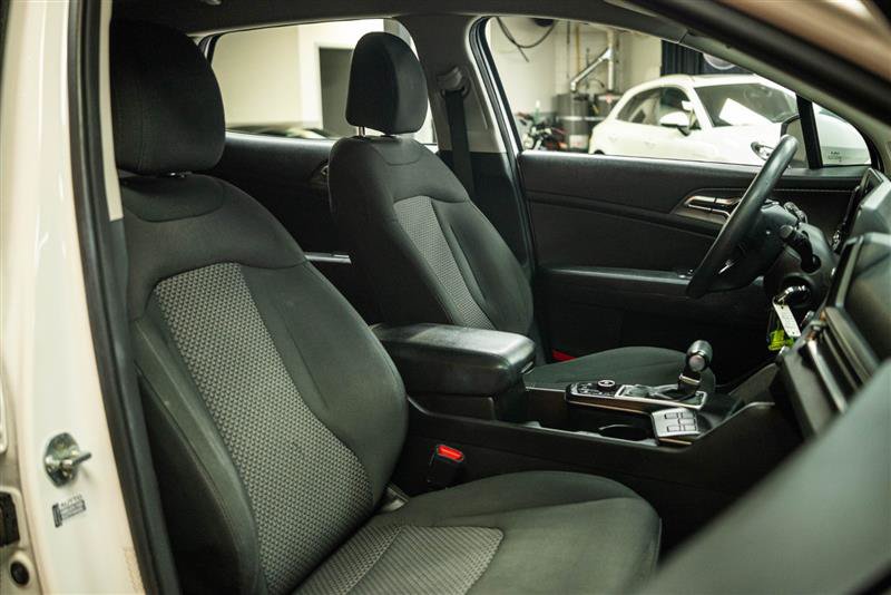 Used 2023 Kia Sportage LX FWD image 14