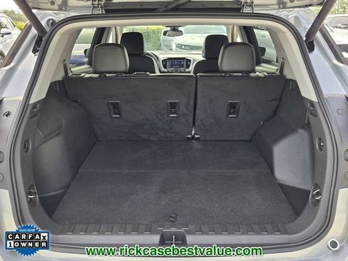 Used 2023 GMC Terrain SLT w/ Tech Package FWD image 13