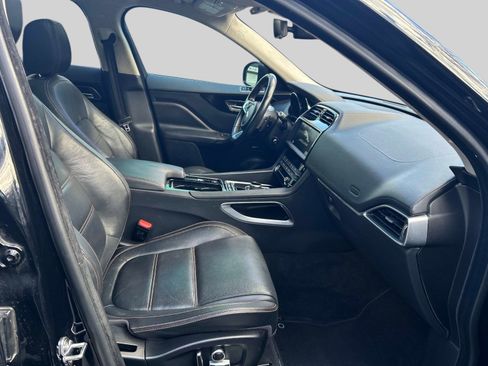 Used 2020 Jaguar F-PACE Prestige image 16