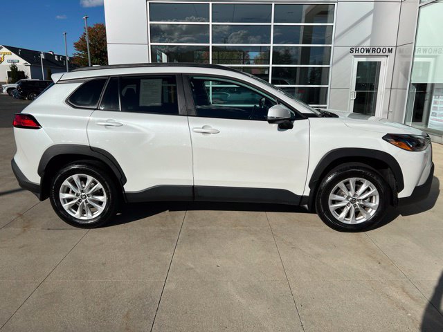 Used 2022 Toyota Corolla Cross LE AWD/4WD image 8