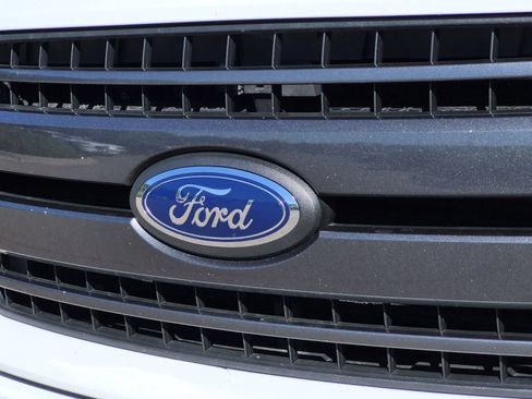 Used 2018 Ford F150 XLT w/ Equipment Group 302A Luxury AWD/4WD image 12