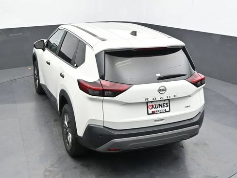Used 2023 Nissan Rogue S AWD/4WD image 40