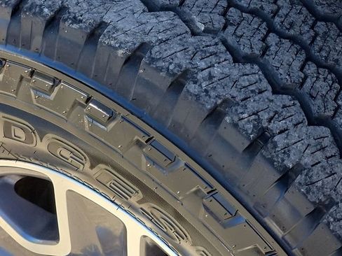 Used 2025 Ford F250 XLT w/ FX4 Off-Road Package image 9