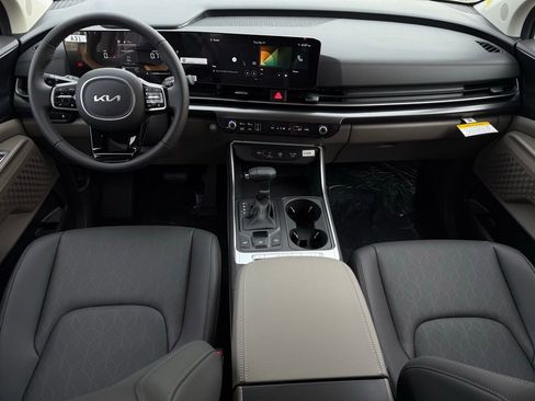 New 2026 Kia Carnival FWD image 30
