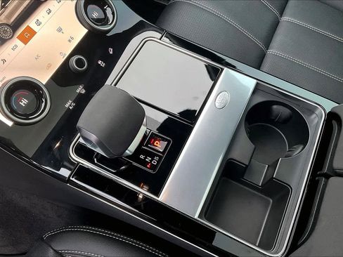 Used 2023 Land Rover Range Rover Velar R-Dynamic S image 21