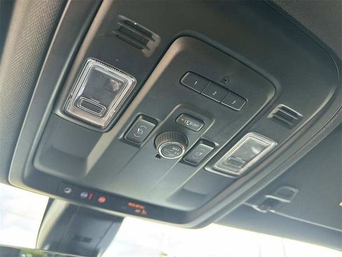 Used 2021 Chevrolet Tahoe High Country image 24