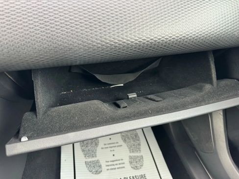 Used 2020 Land Rover Range Rover Velar S image 32