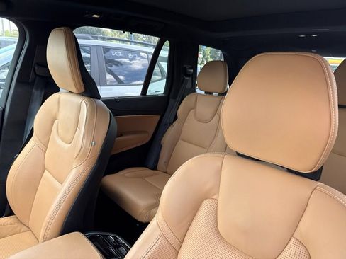 Used 2024 Volvo XC90 T8 Ultimate w/ Lounge Package AWD/4WD image 3