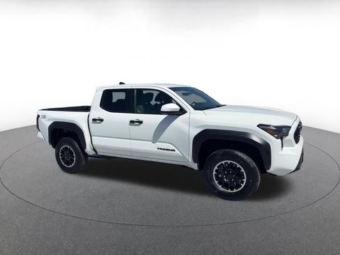 Used 2025 Toyota Tacoma TRD Off-Road AWD/4WD image 2