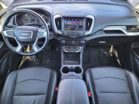 Used 2024 GMC Terrain SLT image 15