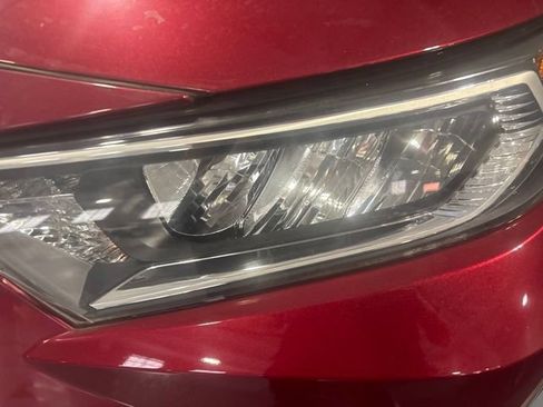Used 2019 Toyota RAV4 XLE w/ Convenience Package AWD/4WD image 2