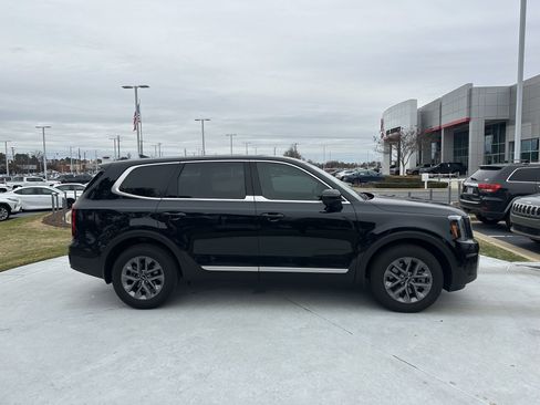 Used 2025 Kia Telluride LX image 11