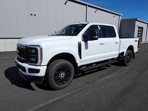 New 2026 Ford F250 XLT w/ XLT Premium Package image 4