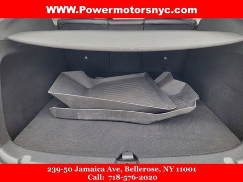 Used 2022 Tesla Model Y Long Range image 19