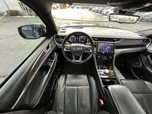 Used 2022 Jeep Grand Cherokee Overland w/ Adv Protech Group III image 27