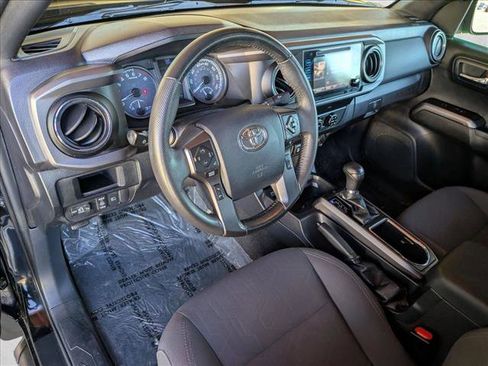 Used 2019 Toyota Tacoma TRD Off-Road image 10