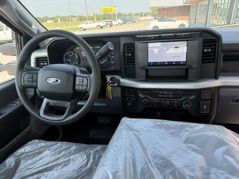 Used 2024 Ford F550 4x4 Regular Cab Super Duty image 8