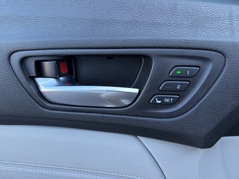 Used 2017 Acura TLX w/Technology Pkg image 26