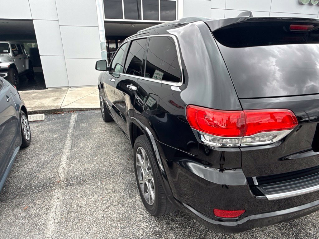 Used 2020 Jeep Grand Cherokee Overland RWD image 2