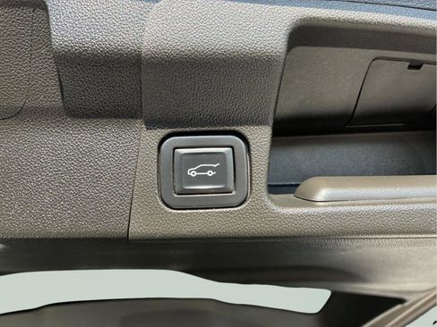 Used 2022 GMC Acadia AT4 w/ Trailering Package AWD/4WD image 11