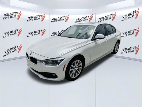 Used 2018 BMW 320i Sedan w/ Convenience Package image 7
