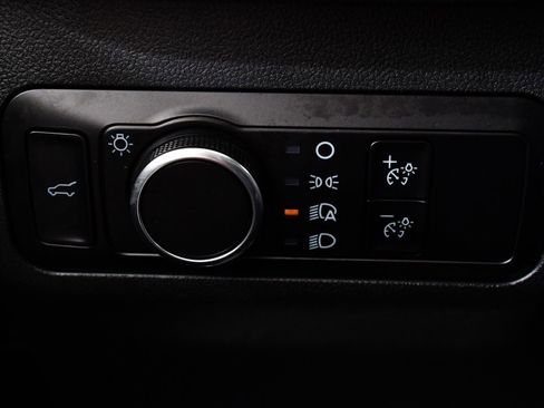 Used 2022 Ford Escape SE w/ SE Sport Appearance Package image 30